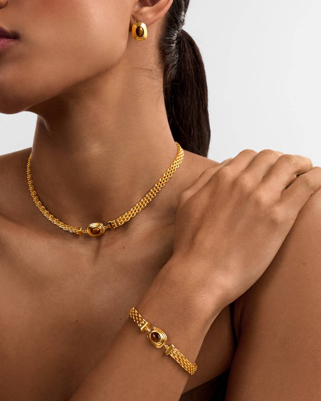 Tiger's Eye Waterproof Gold Button Bracelet