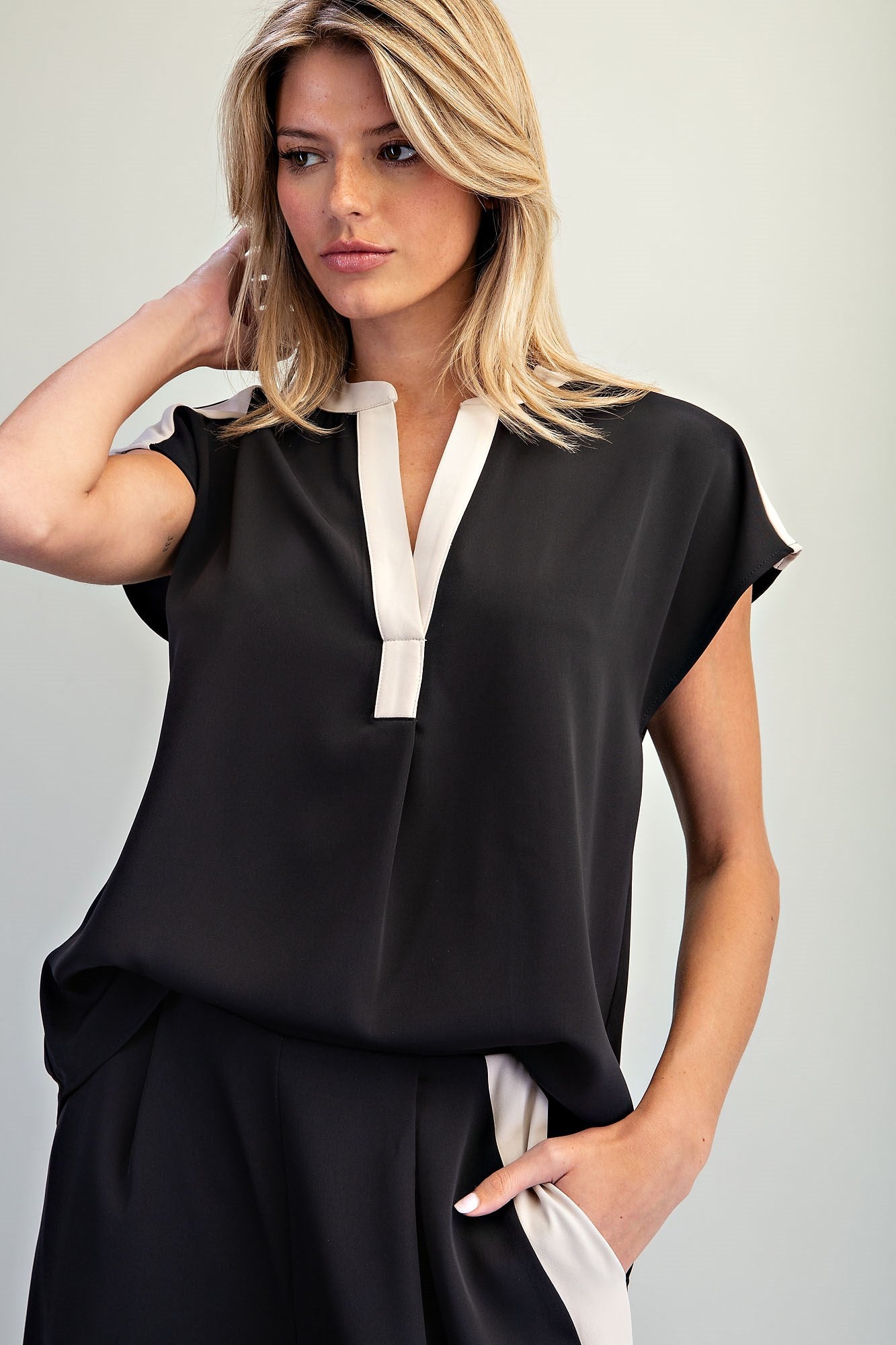 Contrast Trim Split Neck Top