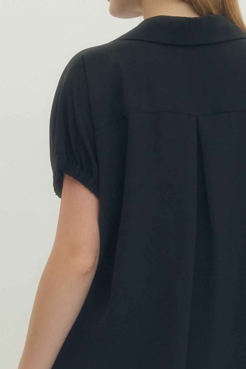 Solid Short Sleeve Split Collar Side Slit Hem Top